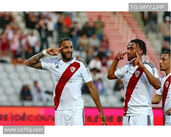 圣旺红星与奥兰斯的精彩对决揭示了足球战术与团队合作的重要性 圣旺红星与奥兰斯的精彩对决揭示了足球战术与团队合作的重要性