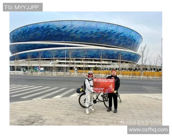 大连一方迎战亚泰争夺积分大战球迷期待精彩对决与激情时刻 大连一方迎战亚泰争夺积分大战球迷期待精彩对决与激情时刻