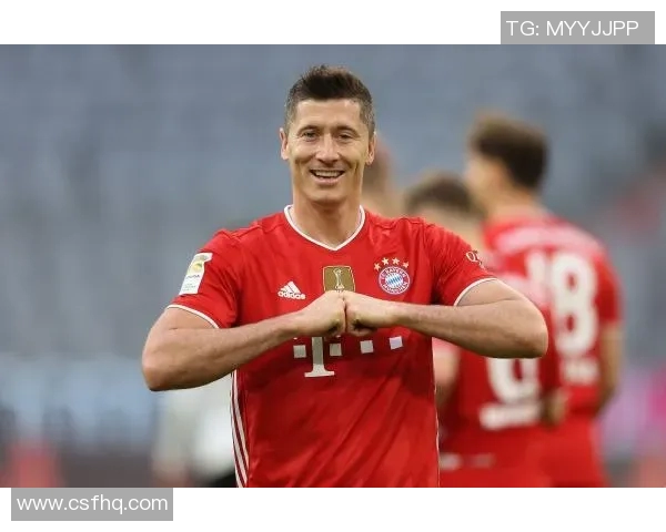 莱万回归对手阵营引发拜仁球迷愤怒指责其忘恩负义